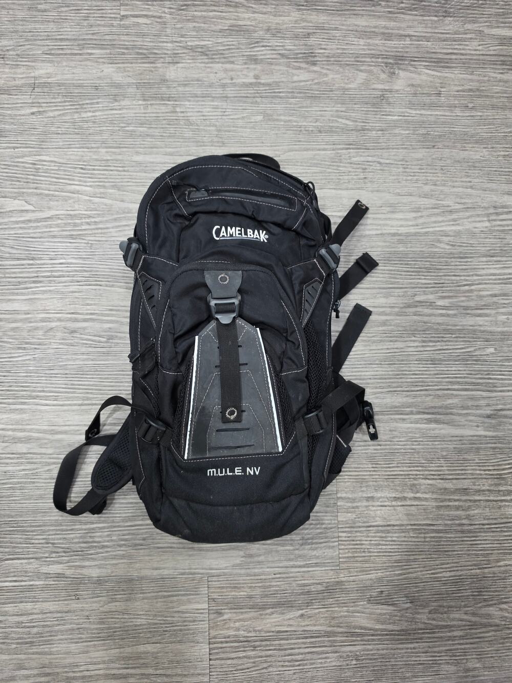 CamelBak MULE NV Hydration Pack Black Mountain Bike Backpack Rain Cover Bladder